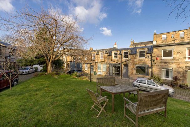 A fully refurnished and immaculately presented two bedroom mews house located on Carlton Terrace Mews. - Photo 1