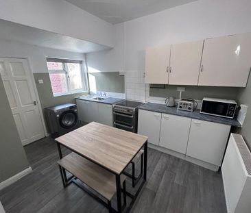 2 bedroom terraced house to rent - Photo 3