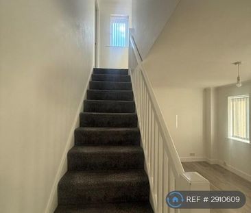 2 bedroom semi-detached house to rent - Photo 6