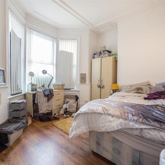 3 bedroom flat to rent - Photo 1