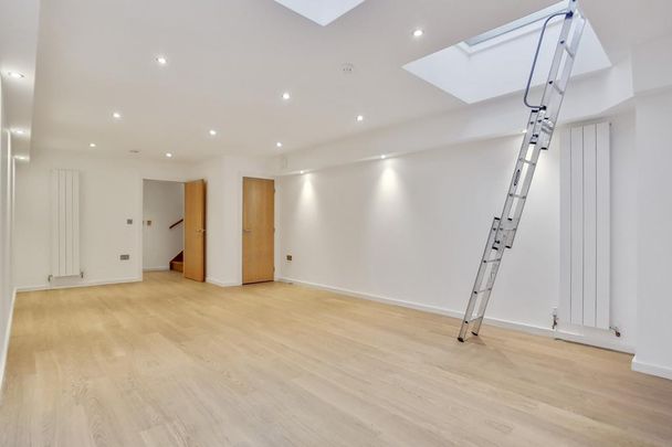 4 bedroom townhouse to rent - Photo 1