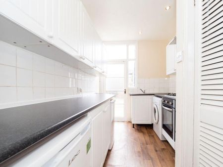 3 bedroom terraced house to rent - Photo 3