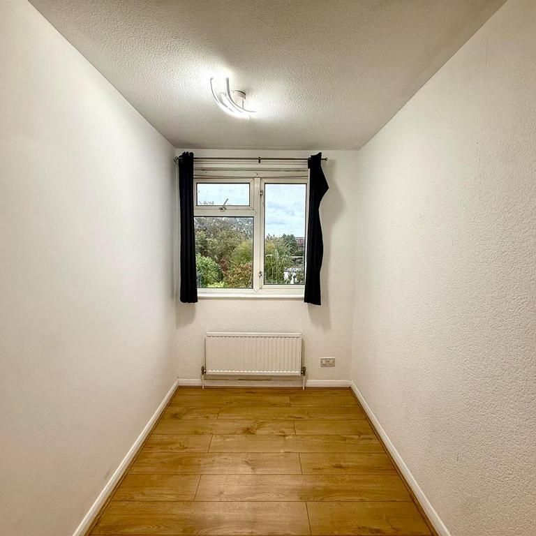 4 bedroom terraced house to rent - Photo 1