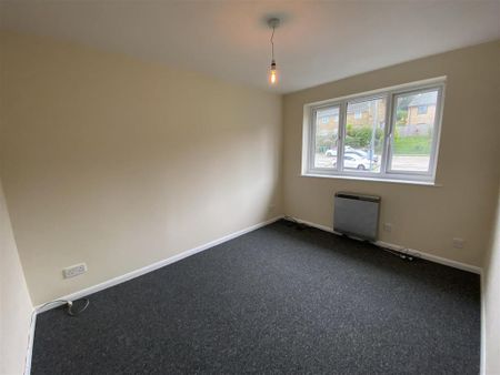 2 bedroom mews to rent - Photo 4