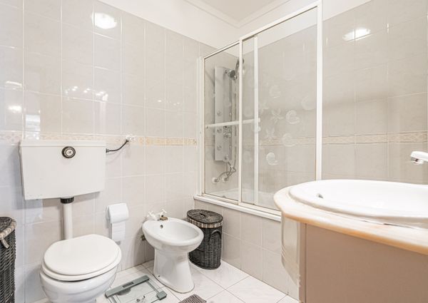 2 + 1 BEDROOM DUPLEX FLAT IN ALGUEIRÃO - MEM MARTINS