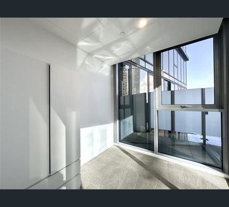 704/81 City Road, Southbank, Vic 3006 - Photo 4