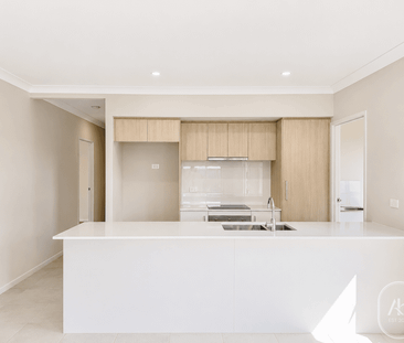 Spacious Four-Bedroom Family Home in Park Ridge - Photo 6