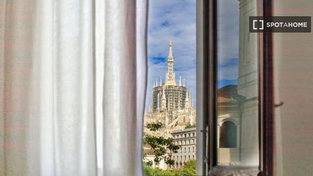 milan, Lombardy 20122 - Photo 2