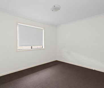 11 Dampiera Avenue, Wallan VIC 3756 - Photo 5