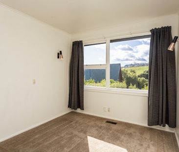 Spacious family home with mechanics pit & access to the Halswell Qu... - Photo 5