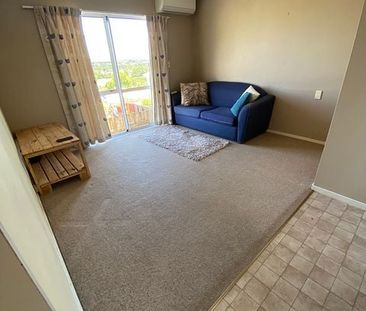 Charming 1BR Unit in Welcome Bay! - Photo 2