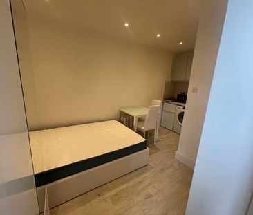 Studio Flat, Sunnymede Drive, IG6 - Photo 3