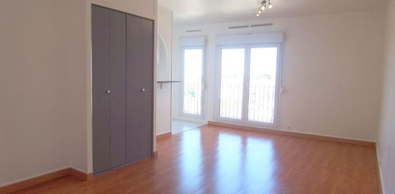 Appartement à louer - REIMS- ST REMI- GAMBETTA - Photo 2