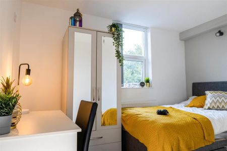 1 bedroom in a house share to rent - Photo 3