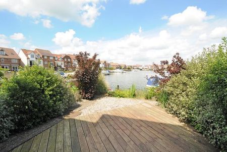 3 bedroom terraced house to rent - Photo 3