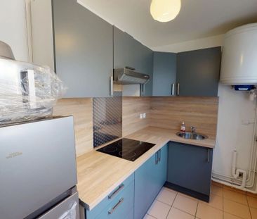 Location Appartement 1 pièces 34 m2 à Pontault-Combault - Photo 2