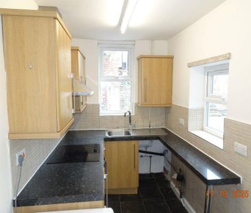 3 bedroom terraced house to rent - Photo 5