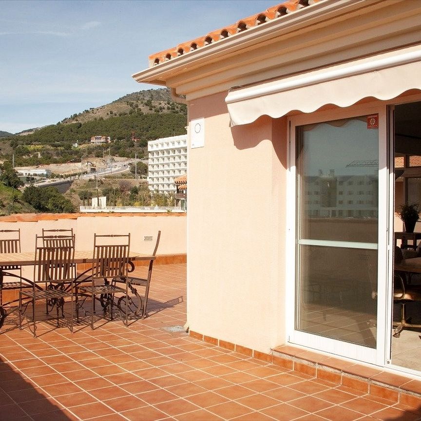 Atico en alquiler en Reserva del Higueron, Fuengirola - Photo 1