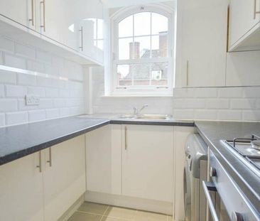 3 bedroom flat to rent - Photo 3