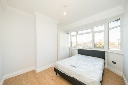Villiers Avenue, Whitton, TW2 - Photo 3