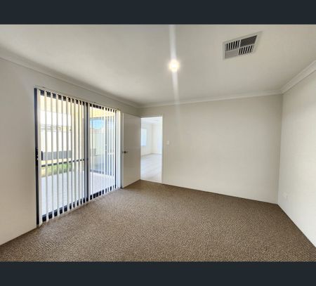 19 Tortorici Way, Yangebup, WA 6164 - Photo 5
