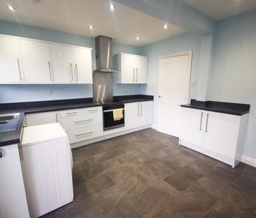 2 bedroom terraced house to rent - Photo 2