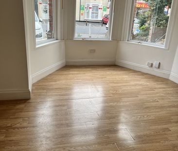 1 Bed Flat, York Road, IG1 - Photo 3