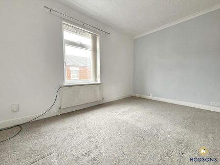 2 bedroom end of terrace house to rent - Photo 5