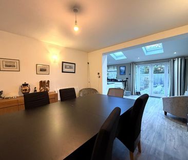 4 bedroom detached house to rent - Photo 4