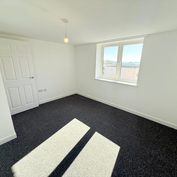 Madeira Road, Weston-Super-Mare - Photo 1