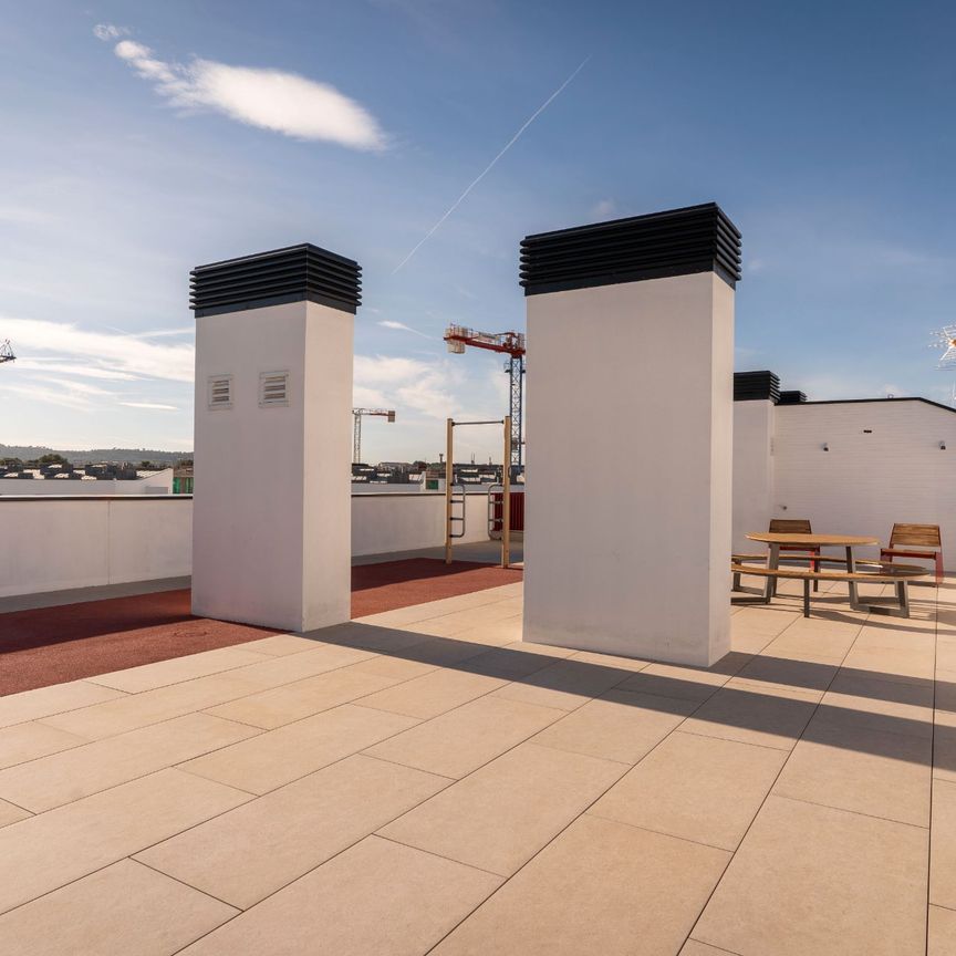 Piso de alquiler en Ronda de Jean Monnet, 230, Can Gambús - Photo 1