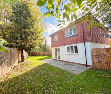 4 bedroom detached house to rent - Photo 3