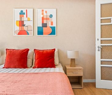 Avenida de Sidónio Pais, Lisbon, Lisbon 1050-215 - Photo 5