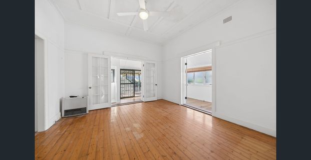 Charming & Well Located - Photo 1