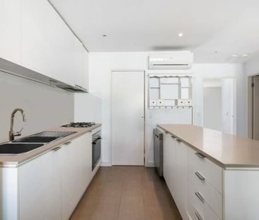 Watton Street Wonder! Sleek, Secure & Central - Photo 3