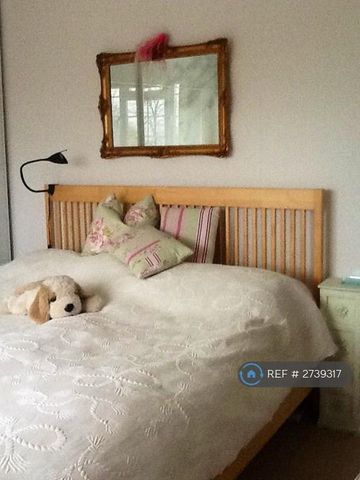 4 bedroom detached house to rent - Photo 2