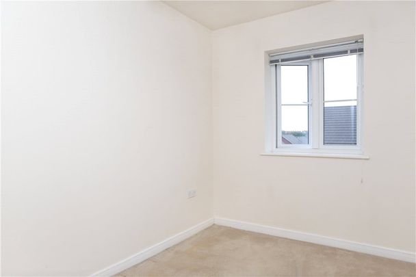 A well presented 4 bedroom semi-detached unfurnished property within walking distance of Malton Town Centre as well as easy access to the A64. - Photo 1