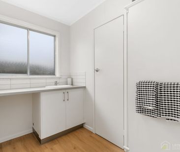 Two Bedroom Renovated Unit - Photo 5