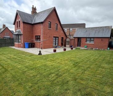 2 Lord Wardens Grange, Bangor, BT19 1YN - Photo 3