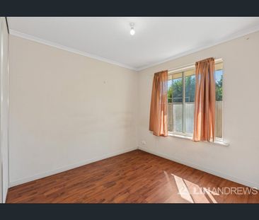 SPACIOUS 3 BEDROOM COURTYARD HOME - Photo 6