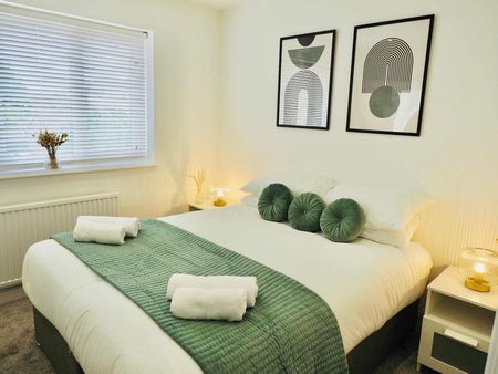 Saint Margarets Court - Photo 3
