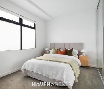 DOUBLE STOREY TOWNHOUSE - CUTTING EDGE, SPACIOUS, LOW MAINTENANCE L... - Photo 6