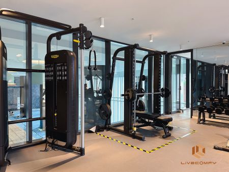 West Melbourne - Photo 2