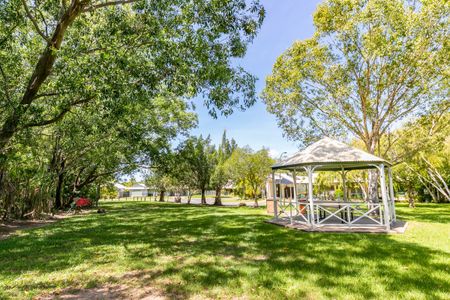 FAMILY HOME IN GUNN - Photo 5