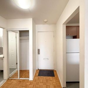 1 CH - 1 SDB - Laval - $1,250 /mo - Photo 2