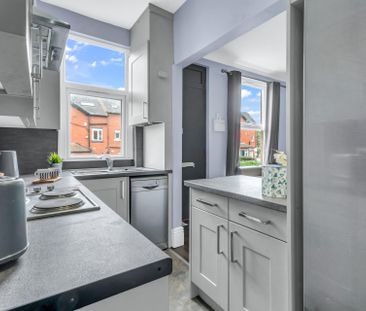 8 HESSLE WALK Leeds - LS6 1EJ - Photo 5