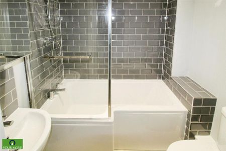 2 bedroom semi-detached house to rent - Photo 5