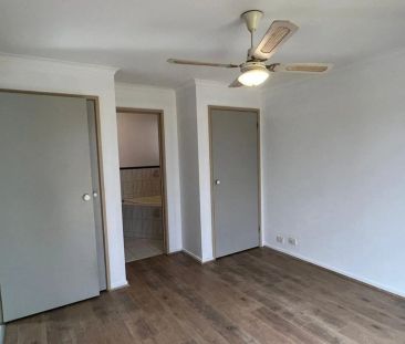 Charming Family Home in a Tranquil Court - Photo 1