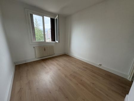 Location Appartement 3 pièces 52m² LE PEAGE DE ROUSSILLON 38550 - Photo 3