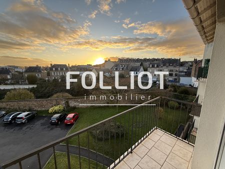 Grand T3 - Centre de Fougères - 3ème étage - Parking & cave- Réf. 2528CV - Photo 2